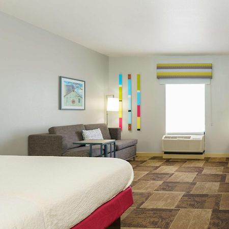 Hampton Inn Гарден-Сіті Екстер'єр фото