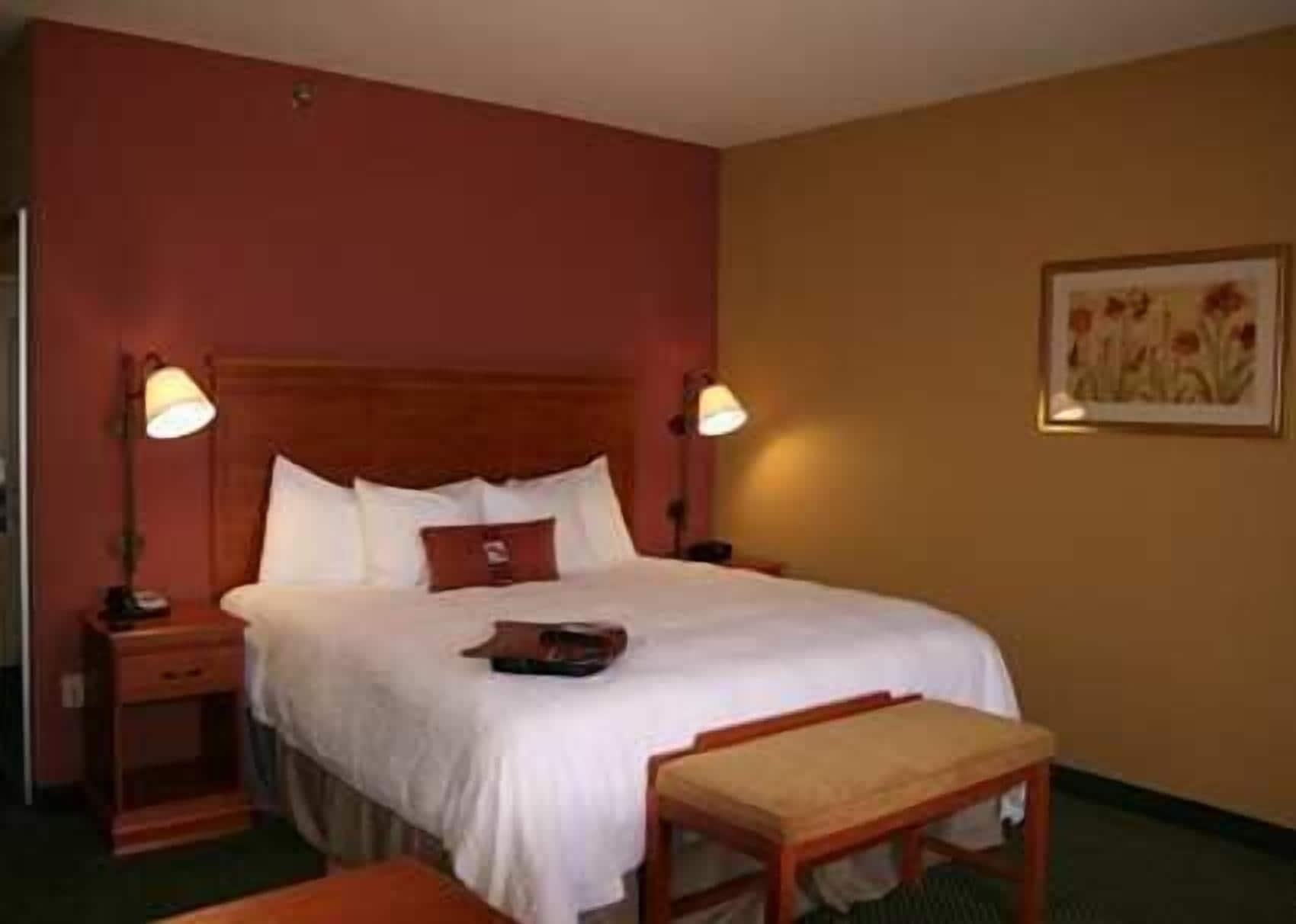 Hampton Inn Гарден-Сіті Екстер'єр фото
