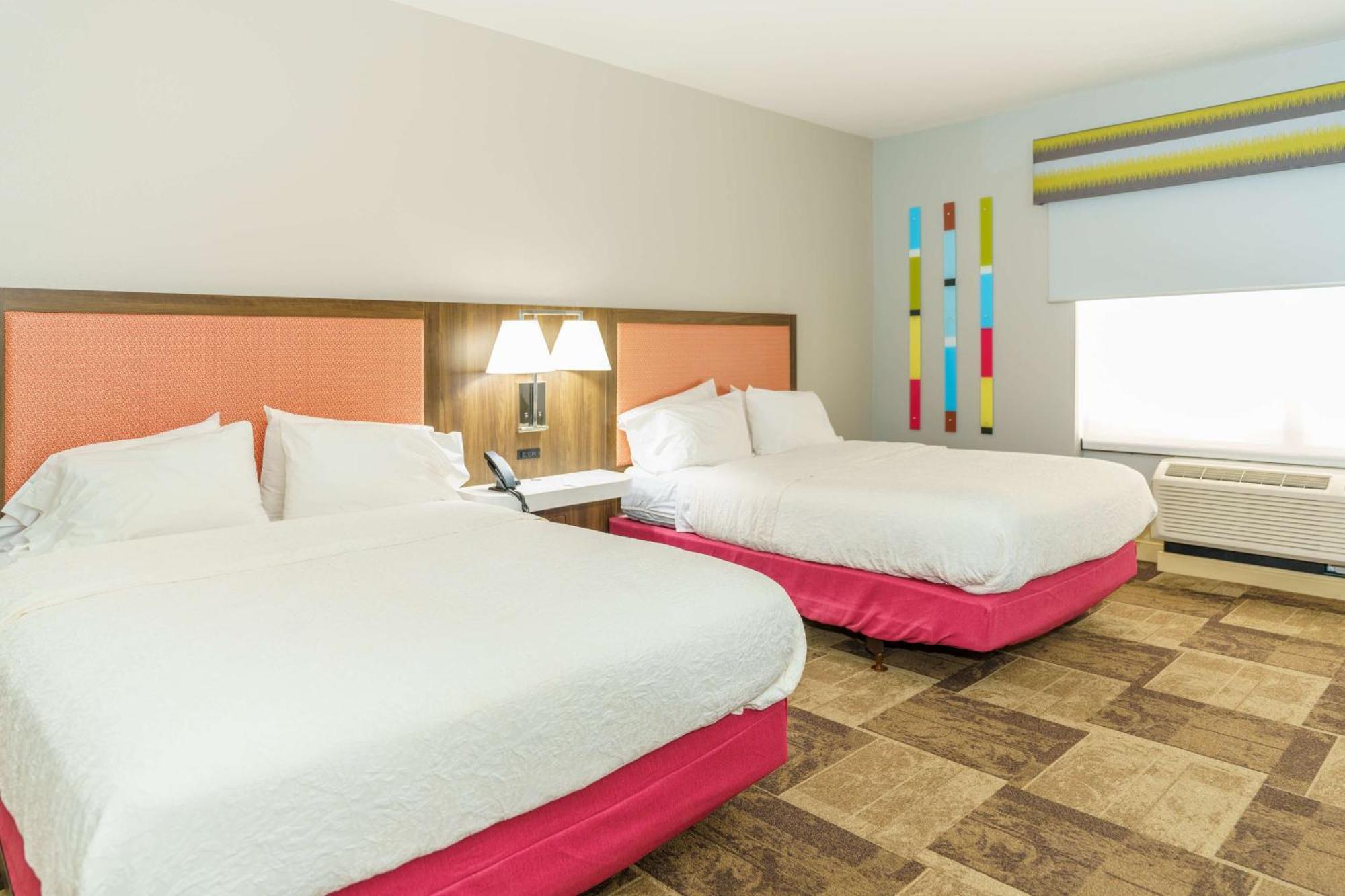 Hampton Inn Гарден-Сіті Екстер'єр фото